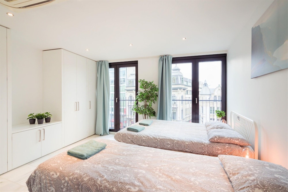 Antwerp Marble Lodge Stay
