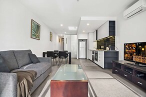 1BR Docklands Walk to Marvel Stadium + Balcony