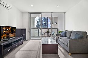 1BR Docklands Walk to Marvel Stadium + Balcony