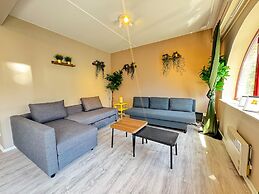 Apartment in Antwerp With Garden View