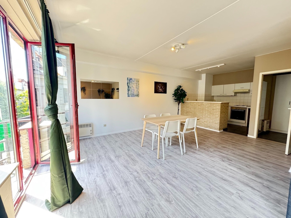 Apartment in Antwerp With Garden View