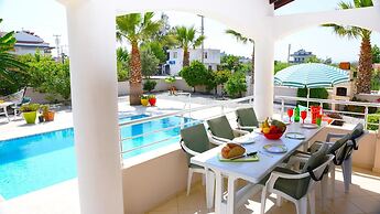 Peaceful Villa With Pool Near Calis Beach