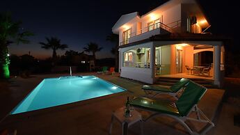 Peaceful Villa With Pool Near Calis Beach