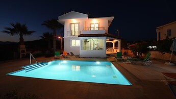Peaceful Villa With Pool Near Calis Beach