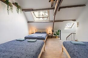 Charming 12 Person Apartment