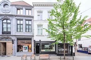 City-view Apartment for 12 Persons