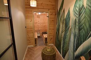 Very Large Apartment With Private Sauna