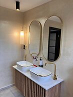 Very Large Apartment With Private Sauna