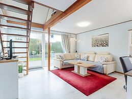 Home Near Manteling Forest