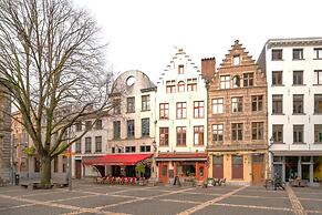 Spacious Duplex in Antwerp Old Town