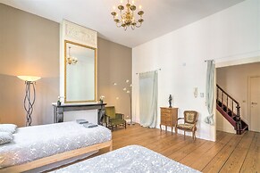 Deluxe Capital Street Stay for 12
