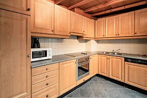 Deluxe Capital Street Stay for 12