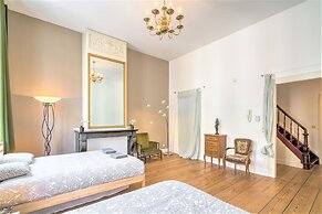 Deluxe Capital Street Stay for 12