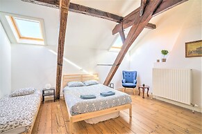Deluxe Capital Street Stay for 12