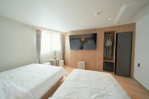Woryeong Hotel By NewCZ
