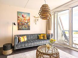Beautiful Modern Furnished Apartment