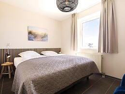 Beautiful Modern Furnished Apartment