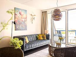 Beautiful Modern Furnished Apartment