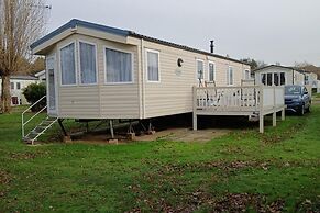 Delightful 2 Bedroom Caravan Manor Park Hunstanton