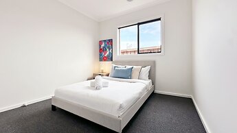 Creekstone 4B Home by GoodLive