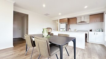 Creekstone 4B Home by GoodLive