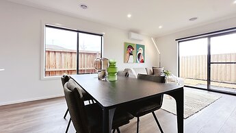 Creekstone 4B Home by GoodLive