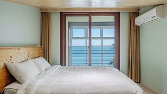 Geoje Pings Pet-friendly Pension