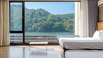 Gapyeong Club Board Resort