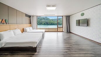 Gapyeong Club Board Resort