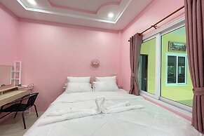 Nueng Pool Villa