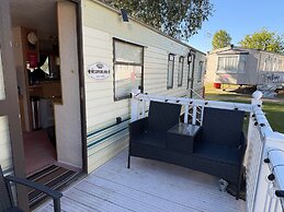Static Caravan Sleeps 8 With Indoor Pool