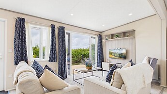 Puffin Lodge - 2 Bedroom Lodge - Wisemans Bridge