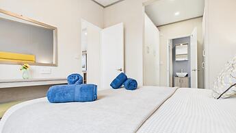 Puffin Lodge - 2 Bedroom Lodge - Wisemans Bridge