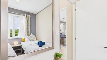 Puffin Lodge - 2 Bedroom Lodge - Wisemans Bridge