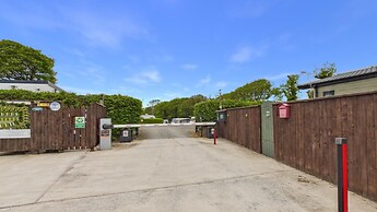 Puffin Lodge - 2 Bedroom Lodge - Wisemans Bridge