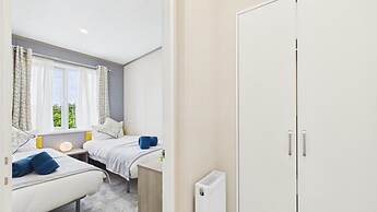 Puffin Lodge - 2 Bedroom Lodge - Wisemans Bridge