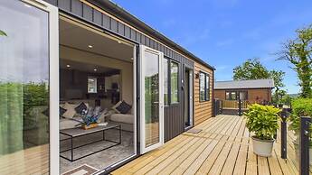 Puffin Lodge - 2 Bedroom Lodge - Wisemans Bridge