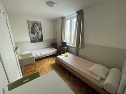 Lama Rooms