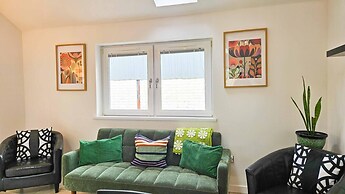 Buttercup - 2 Bed Cottage - Red Forest Retreats