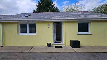 Buttercup - 2 Bed Cottage - Red Forest Retreats