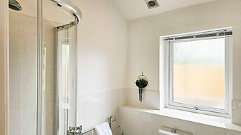 Buttercup - 2 Bed Cottage - Red Forest Retreats