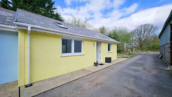 Buttercup - 2 Bed Cottage - Red Forest Retreats