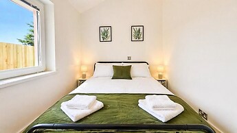 Foxglove - 2 Bed Cottage - Red Forest Retreats