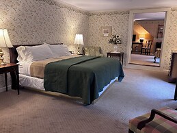 Deerfield Inn