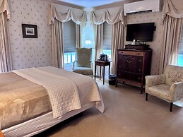 Deerfield Inn