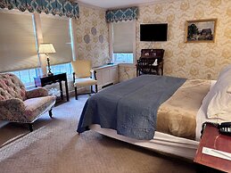 Deerfield Inn