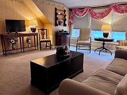 Deerfield Inn