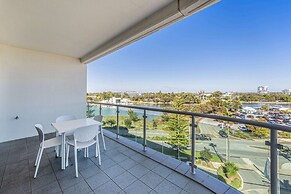 Coastal Studio City & Ocean Views, Walk to Beach