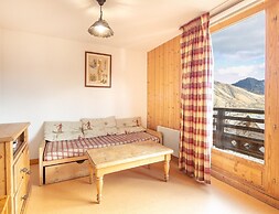 Mountain Apartment With Alpine Comfort