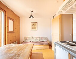 Mountain Apartment With Alpine Comfort